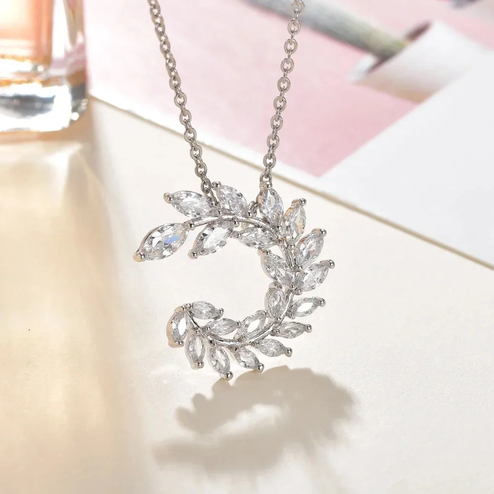 New Women’s Luxury Diamond Necklace - Picture 2 of 5